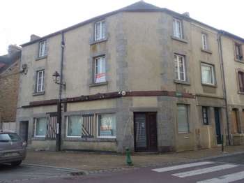 Immeuble 4 pièces Saint-Pierre-des-Nids 53