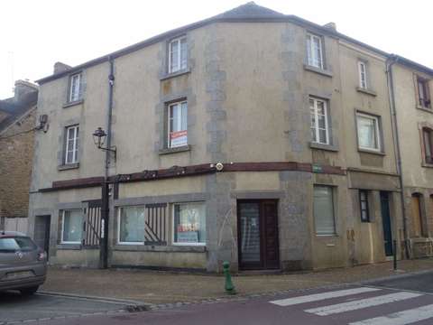 Immeuble 4 pièces Saint-Pierre-des-Nids 53