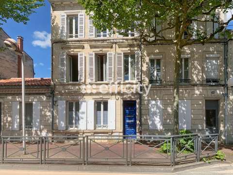 Immeuble 9 pièces Saintes 17