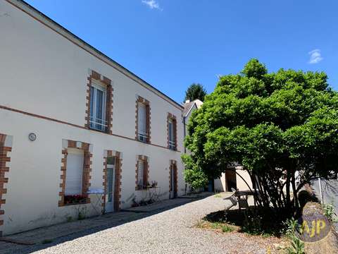 Immeuble 14 pièces Segre 49