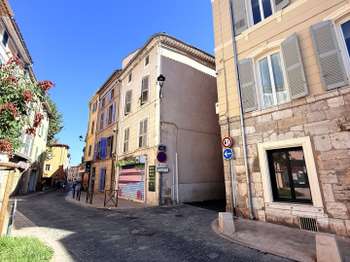 Immeuble Solliès-Pont 83