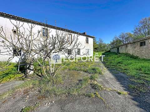 Longère et corps de ferme 4 pièces Bressuire 79