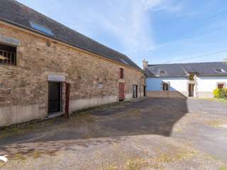 Longère et corps de ferme 10 pièces