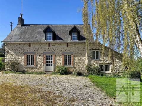 Longère et corps de ferme 12 pièces Chailland 53