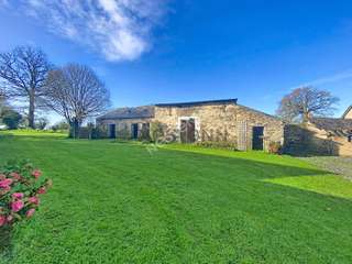 Longère et corps de ferme 7 pièces