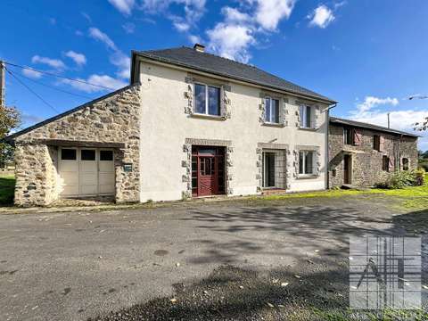 Longère et corps de ferme 10 pièces Ernée 53