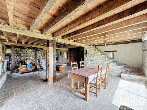 Longère et corps de ferme 10 pièces