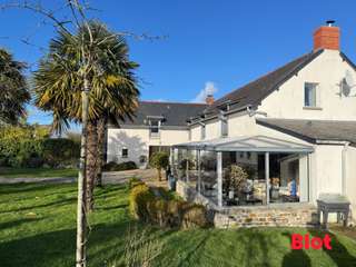 Longère et corps de ferme 8 pièces