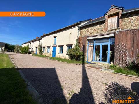 Longère et corps de ferme 7 pièces Irodouër 35