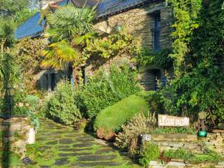 Longère et corps de ferme 16 pièces
