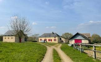 Photo Longère et corps de ferme La Jaille-Yvon