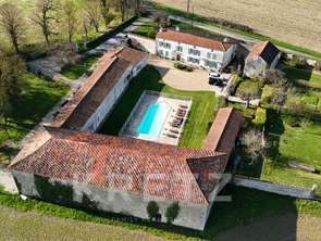 Vente Longère et corps de ferme 20 chambresLa Rochelle