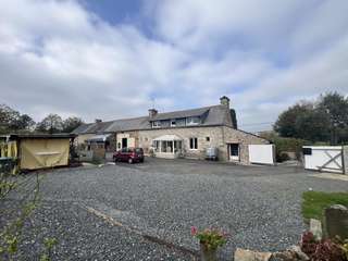 Longère et corps de ferme 5 pièces