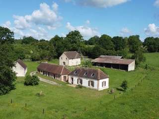 Longère et corps de ferme 7 pièces