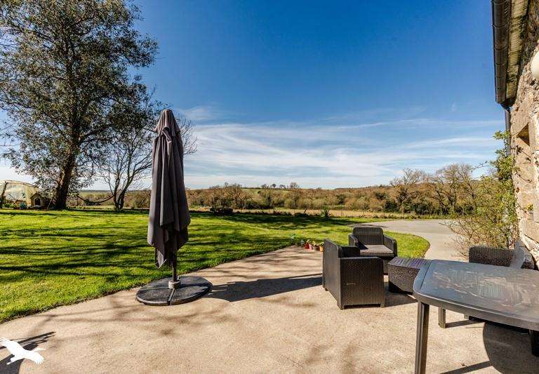 Longère et corps de ferme 5 pièces