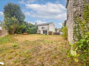 Photo Longère et corps de ferme Prin-Deyrançon