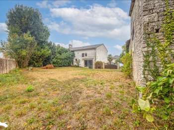 Photo Longère et corps de ferme Prin-Deyrançon