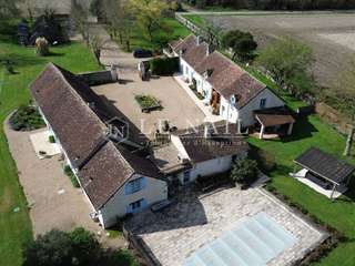 Longère et corps de ferme 9 pièces