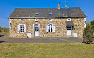 Photo Longère et corps de ferme Sacé