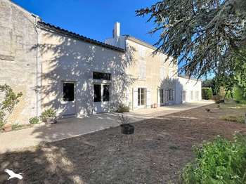 Longère et corps de ferme 10 pièces