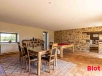Longère et corps de ferme 9 pièces
