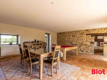 Longère et corps de ferme 9 pièces