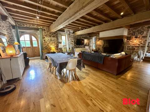 Longère et corps de ferme 8 pièces