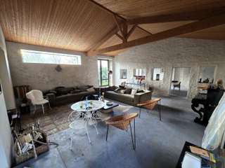 Longère et corps de ferme 22 pièces