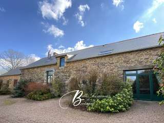 Longère et corps de ferme 15 pièces