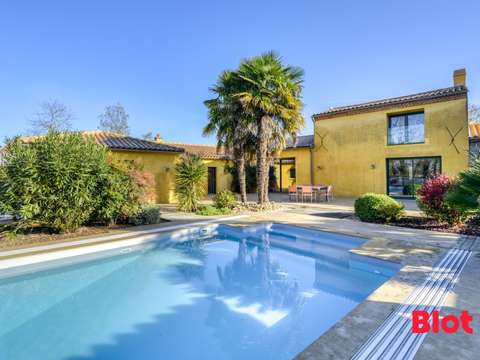 Longère et corps de ferme 6 pièces Vallet 44