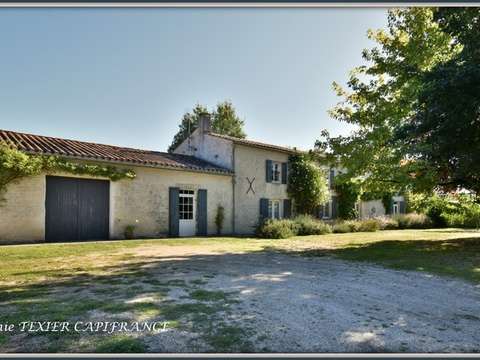 Longère et corps de ferme 10 pièces