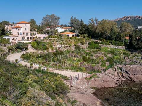 Vente maison 10 pièces Agay 83