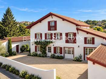 Maison 17 pièces 700 m² · à Ahetze · 700 m² · 2 295 000 €