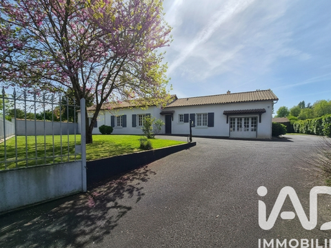 Vente maison 9 pièces Aigonnay 79
