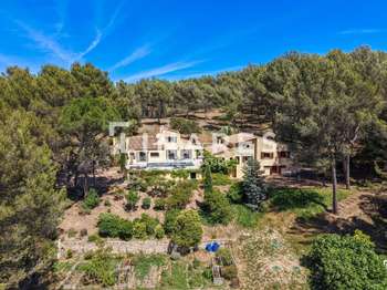 Maison 12 pièces 310 m² · à Aix-en-Provence · 310 m² · 1 390 000 €