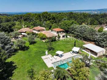 Vente Maison 6 chambresAix-en-Provence