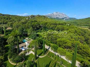 Maison 7 pièces 282 m² · à Aix-en-Provence · 282 m² · 3 500 000 €