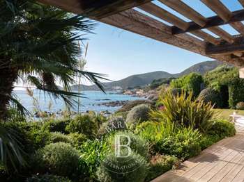 Maison 4 pièces 107 m² · à Ajaccio · 107 m² · 1 890 000 €