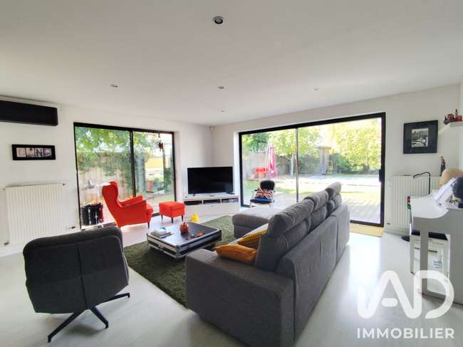 Maison 6 pièces 158 m² · à Ambarès-Et-Lagrave · 158 m² · 467 000 €