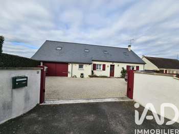Maison 6 pièces 158 m² · à Ambillou · 158 m² · 250 000 €