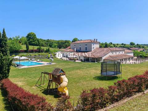 Vente maison 18 pièces Angoulême 16