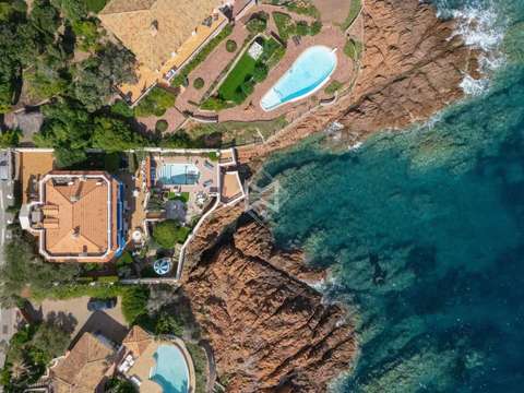 Vente maison 9 pièces Antheor 83