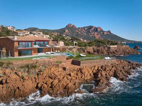 Vente maison 7 pièces Antheor 83