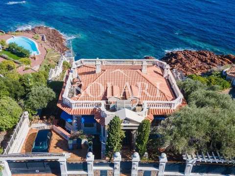 Vente maison 6 pièces Antheor 83