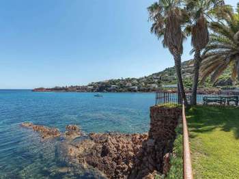 Vente maison 6 pièces Antheor 83