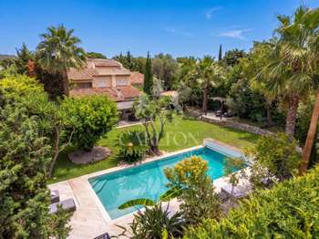 Maison 9 pièces 317 m² · à Antibes · 317 m² · 2 070 000 €