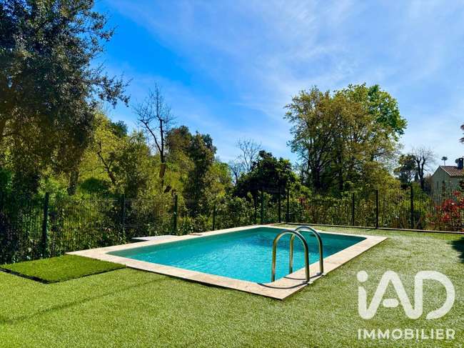 Maison 6 pièces 195 m² · à Antibes · 195 m² · 1 090 000 €