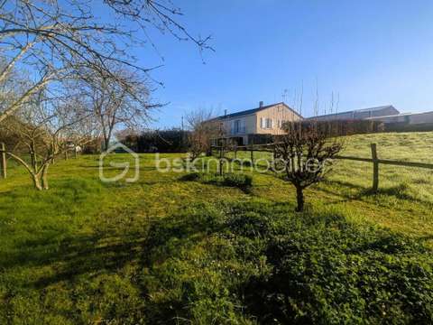 Vente maison 8 pièces Ardin 79