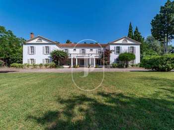 Maison 21 pièces 760 m² · à Arles · 760 m² · 1 590 000 €