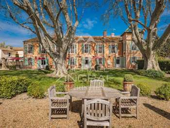 Maison 18 pièces 920 m² · à Arles · 920 m² · 4 900 000 €